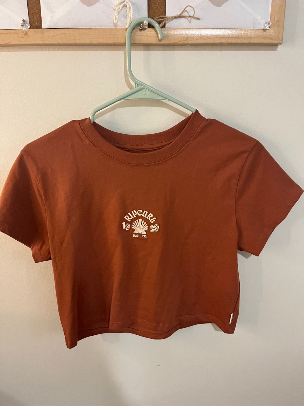 Rip Curl Rust Cropped Tee with White Logo